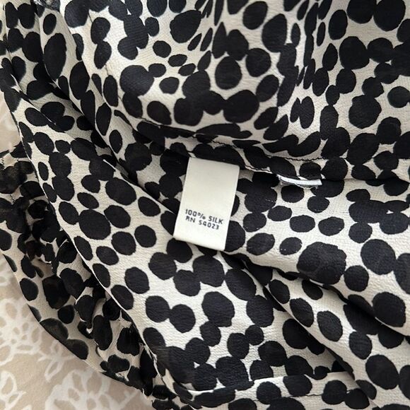 Banana Republic black dot silk blouse - Picture 5 of 5